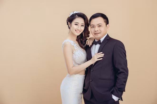 Dù gặp nhiều ý kiến trái chiều do cuộc hôn nhân chênh lệch tuổi tác, nhưng hoa hậu Thu Ngân đã chứng minh điều ngược lại bên người chồng hiện tại ẢNH: CHỤP MÀN HÌNH