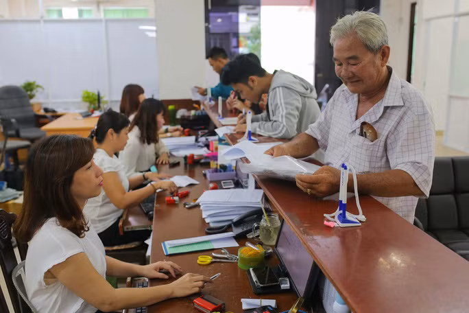  Người lao động khi nghỉ việc mà chưa đủ điều kiện để hưởng lương hưu hoặc chưa hưởng BHXH 1 lần thì được bảo lưu thời gian đóng BHXH.