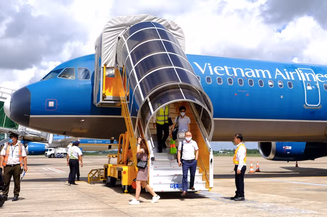 3 đường bay mới kết nối giữa Cần Thơ và Hải Phòng, Vinh, Buôn Ma Thuột vừa được Vietnam Airlines đưa vào hoạt động ẢNH: ĐÌNH TUYỂN