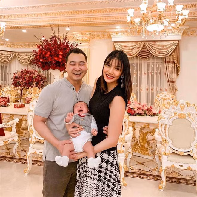 Cuộc sống ngọt ngào của Lan Khuê từ khi về chung nhà với doanh nhân John Tuấn Nguyễn ẢNH: FBNV