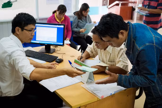 Người đứng đầu bộ, ngành, địa phương phê duyệt vị trí việc làm trong các cơ quan, tổ chức thuộc thẩm quyền quản lý.
