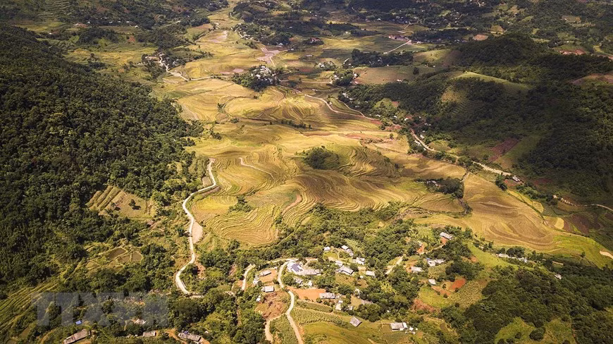 Thung lũng cánh đồng ruộng bậc thang xã Thạch Yên nhìn từ trên cao. (Ảnh: Trọng Đạt/TTXVN) Thung lũng cánh đồng ruộng bậc thang xã Thạch Yên nhìn từ trên cao. (Ảnh: Trọng Đạt/TTXVN)
