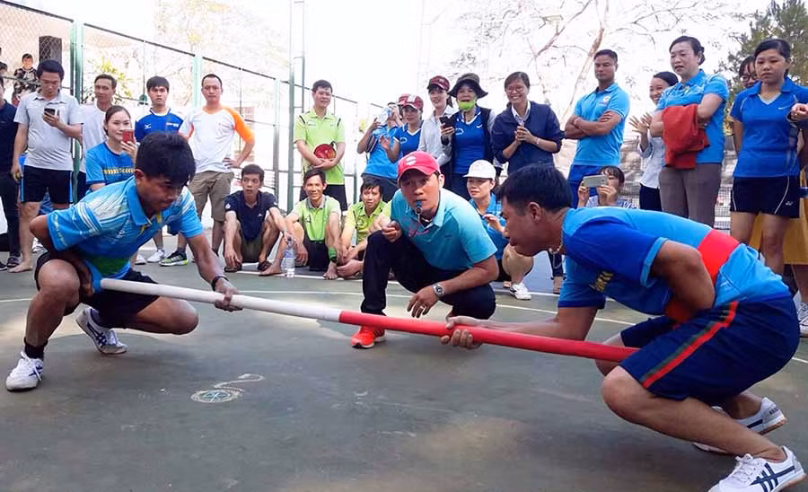  Đẩy gậy là một trong những môn được huyện Chư Pah đưa vào thi đấu tại các giải thể thao của địa phương. Ảnh: H.P