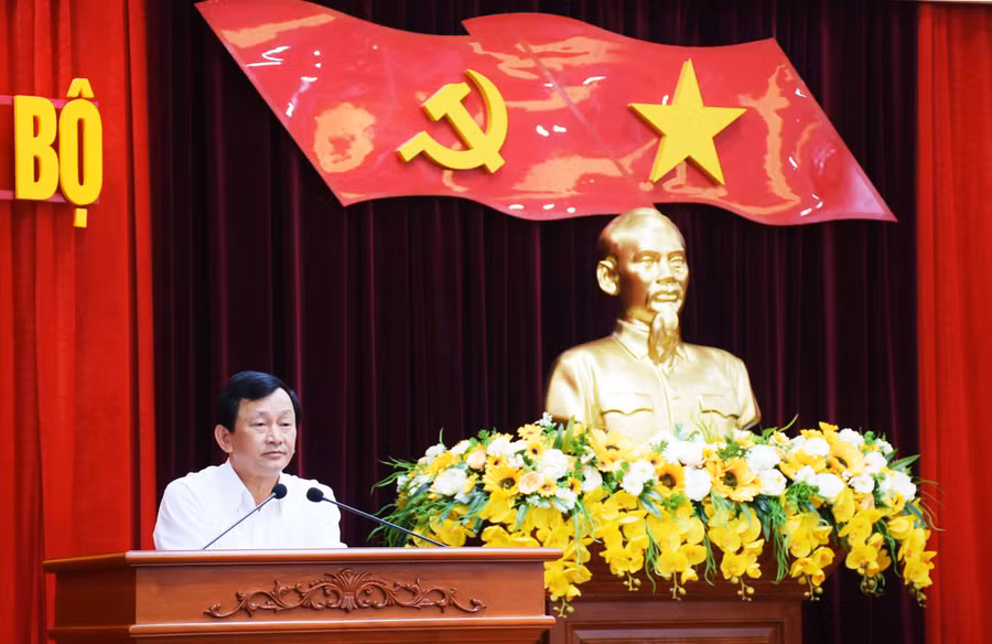 Bí thư Tỉnh ủy Dương Văn Trang phát biểu chỉ đạo tại hội nghị tổng kết công tác tổ chức xây dựng đảng năm 2019. Ảnh: Minh 