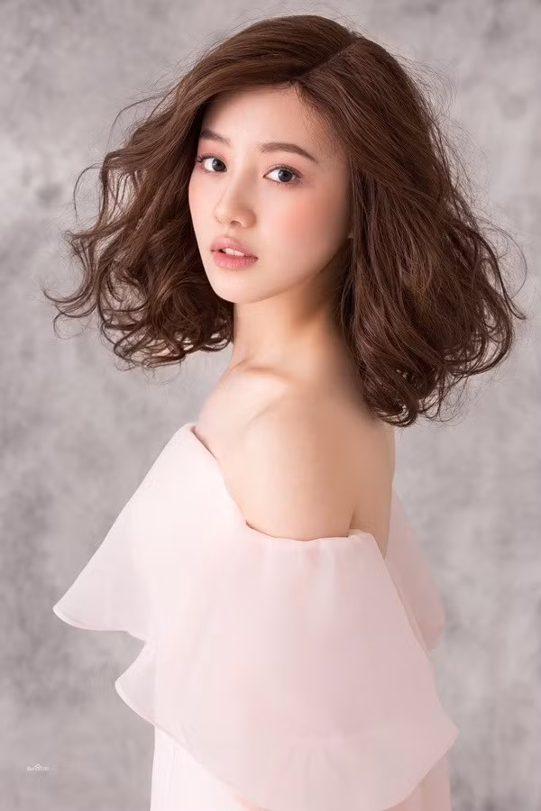 Nữ diễn viên sở hữu gương mặt xinh đẹp. Ảnh: QQ