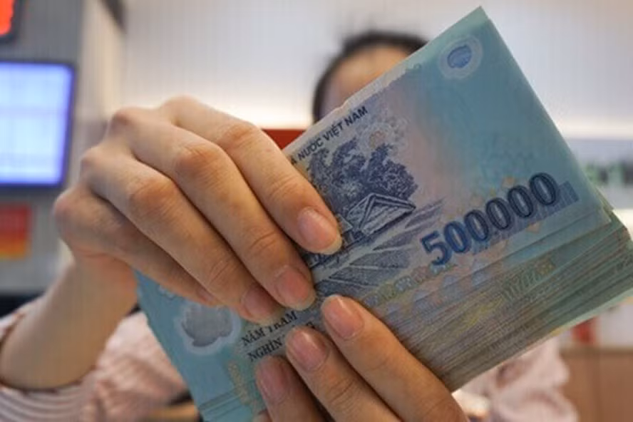 Tăng lương cơ sở thêm 7,38%. Ảnh minh họa