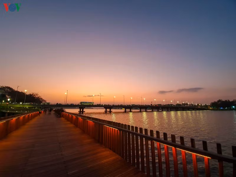 Dự án do Chính phủ Hàn Quốc tài trợ không hoàn lại, thông qua Cơ quan Hợp tác quốc tế Hàn Quốc tại Việt Nam, với tổng mức đầu tư 52,9 tỷ đồng, trong đó phần kinh phí lót gỗ lim là 5,7 tỷ đồng.