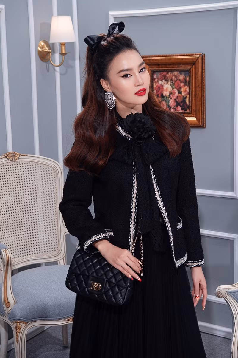 Thời gian qua, Lan Ngọc là cái tên gây sốt khi tham gia Running Man cùng với các đồng nghiệp. Cô được đánh giá chơi hết mình và thậm chí 