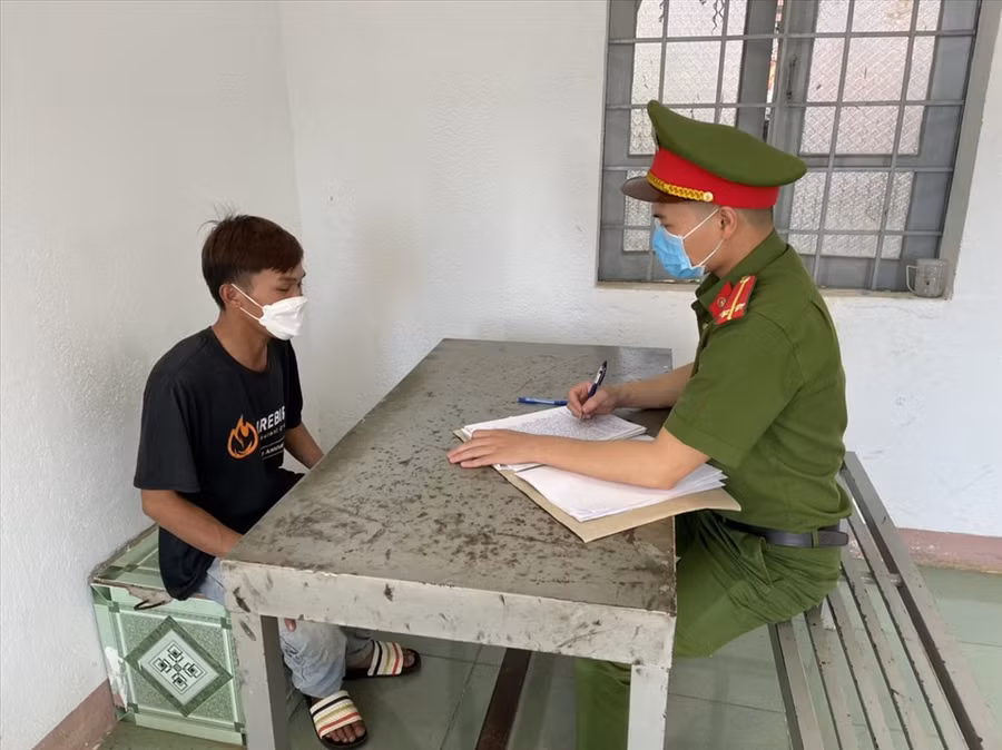 Đối tượng Quốc tại Cơ quan Cảnh sát điều tra Công an huyện Đắk Mil (tỉnh Đắk Nông). Ảnh: Minh Quỳnh