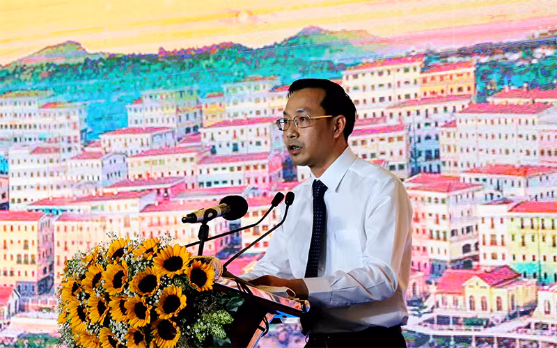 Ông Nguyễn Thanh Nhàn phát biểu tại hội thảo. 