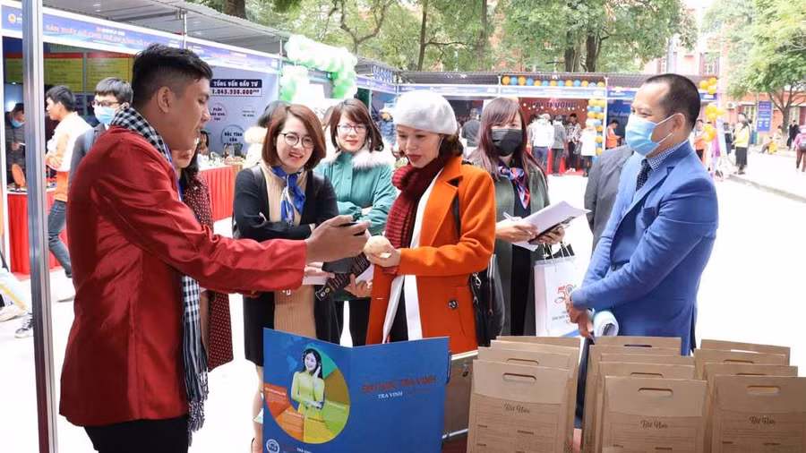 Ngoan trong một lần giới thiệu sản phẩm bột nưa tới mọi người. Ảnh: NVCC
