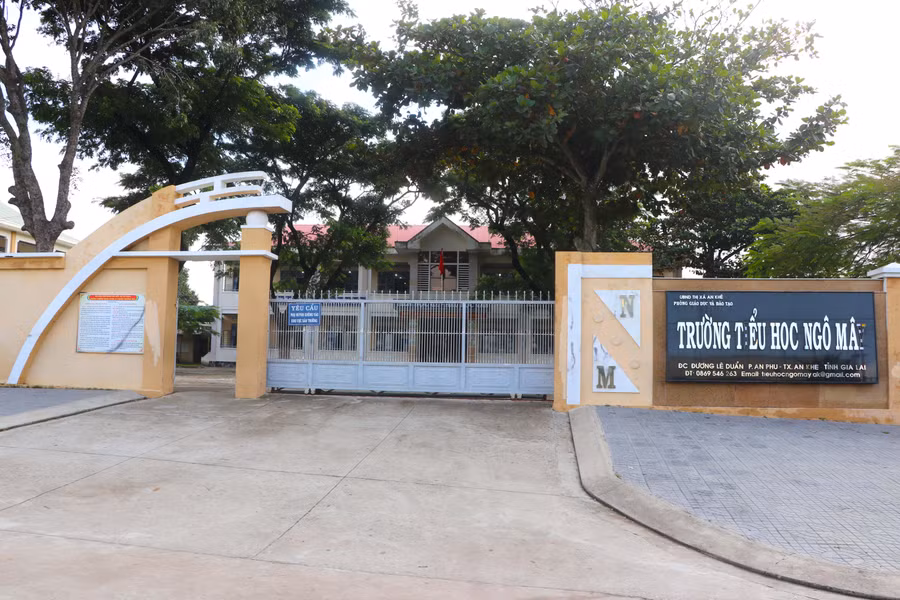  Trường Tiểu học Ngô Mây (phường An Phú, thị xã An Khê)-nơi có phụ huynh phản ánh nhà trường thu nhiều khoản thu ngoài quy định. Ảnh: Ngọc Minh
