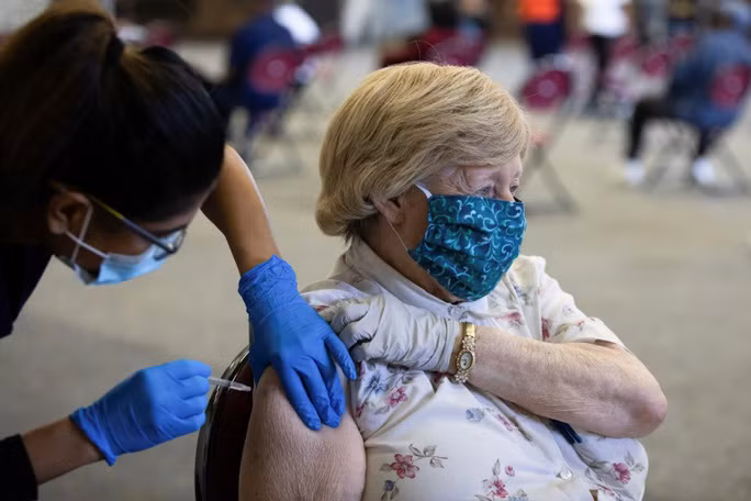 Hơn 25 triệu người Mỹ đã tiêm liều bổ sung. Ảnh: Reuters