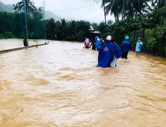 Mưa lũ chia cắt, gây ngập lụt trên địa bàn tỉnh Bình Định cách đây 3 tuần