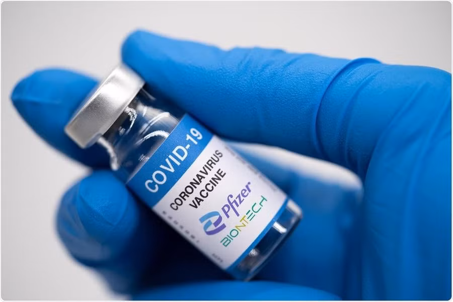 Pfizer cho biết họ có thể sản xuất và phân phối phiên bản nâng cấp của vắc xin Covid-19 trong vòng 100 ngày. Ảnh: Shutterstock