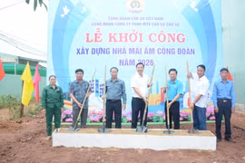 Công đoàn Công ty Cao su Chư Sê khởi công xây dựng nhà cho công nhân khó khăn