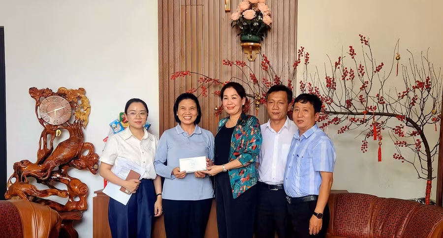 tham-chuc-tet-co-so-mai-am-ham-linh-phuong-hoi-phu.jpg