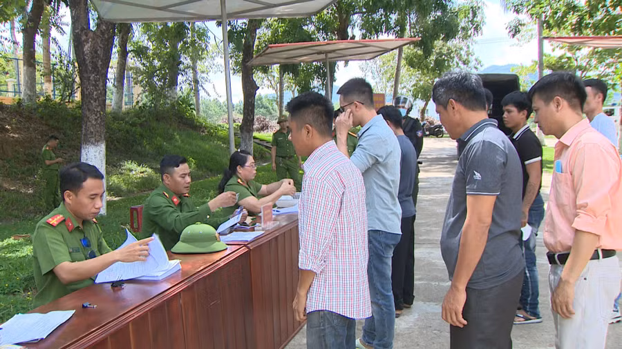 cac-pham-nhan-nhan-ho-so-va-can-cuoc-tai-trai-giam-kim-son.jpg