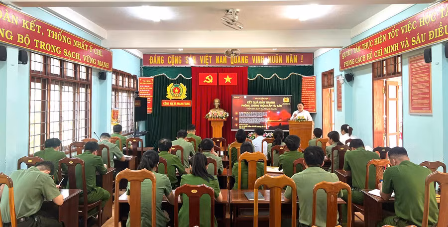 chu-tich-ubnd-xa-mang-yang-vo-le-xuan-thien-ghi-nhan-danh-gia-cao-tinh-than-trach-nhiem-cua-luc-luong-cong-an-xa-anh-phuoc-linh-6813.jpg
