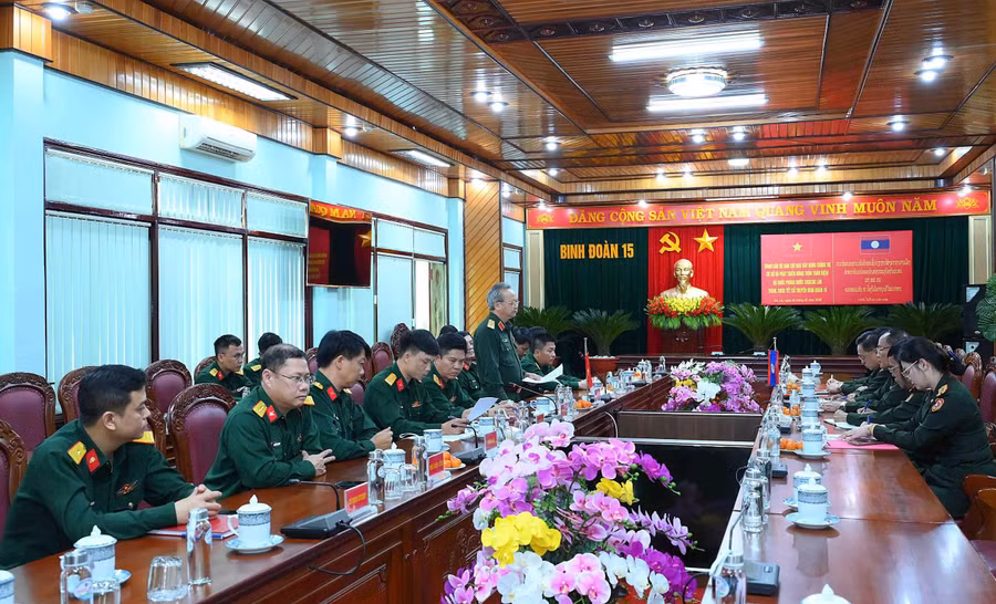 1-quang-canh-buoi-tiep-don.jpg