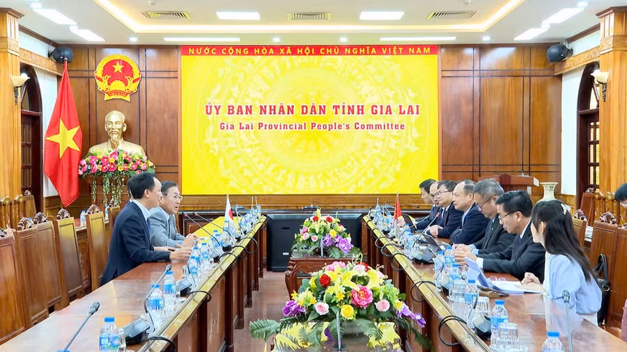 le-ky-ket-thoa-thuan-hop-tac-giua-ubnd-tinh-gia-lai-va-hoi-huu-nghi-nhat-ban-viet-nam.jpg
