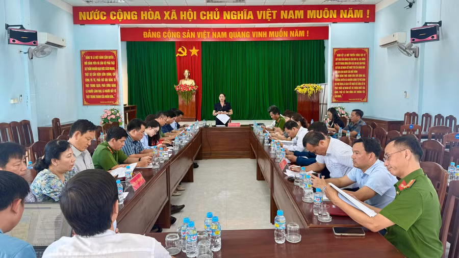 quang-canh-buoi-giam-sat.jpg