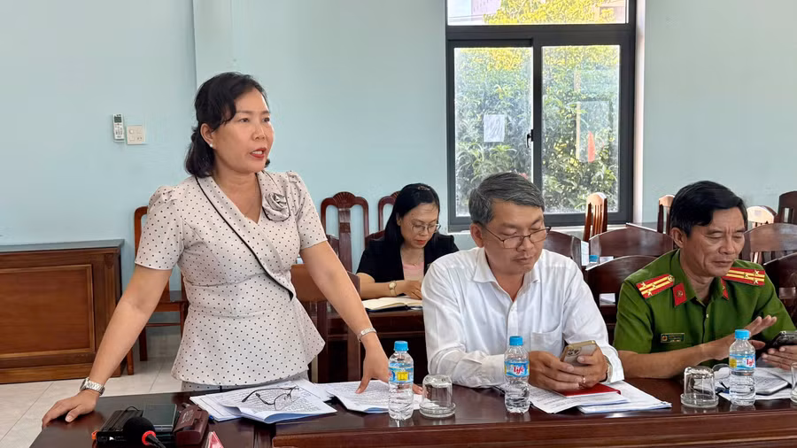 ba-tran-thi-nhu-hoa-bi-thu-dang-uy-chu-tich-hdnd-phuong-quy-nhon-bac-phat-bieu-tai-buoi-giam-sat.jpg