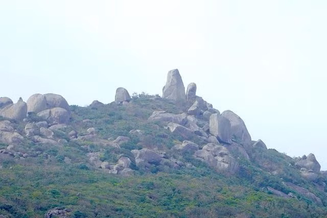 Cái tên hòn Vọng Phu vẫn được nhắc đến như một biểu tượng, gợi nhớ về một vùng đất giàu truyền thống. ẢNH: ĐỨC NHẬT