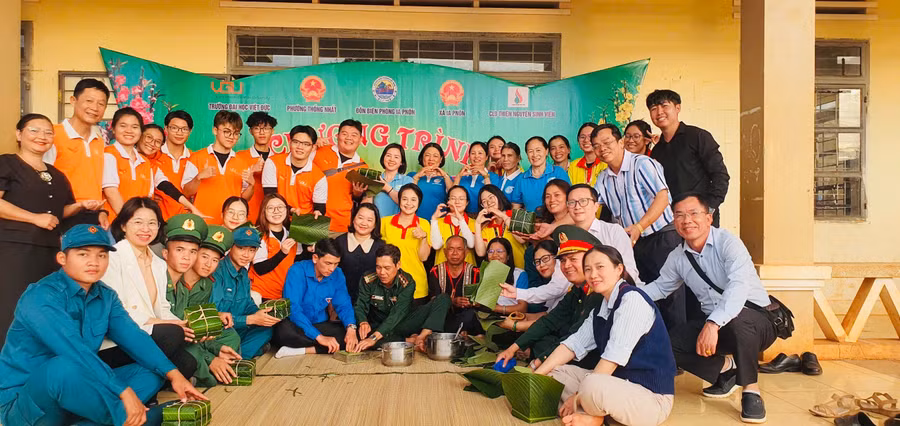 goi-banh-chung-tang-ba-con.jpg