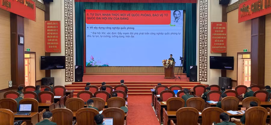 quang-canh-hoi-thi.jpg