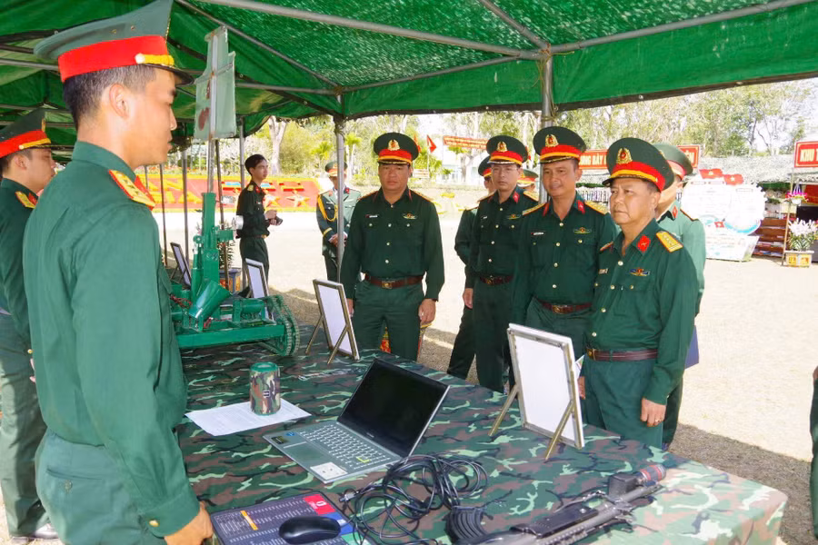 dai-ta-le-kim-giau.jpg