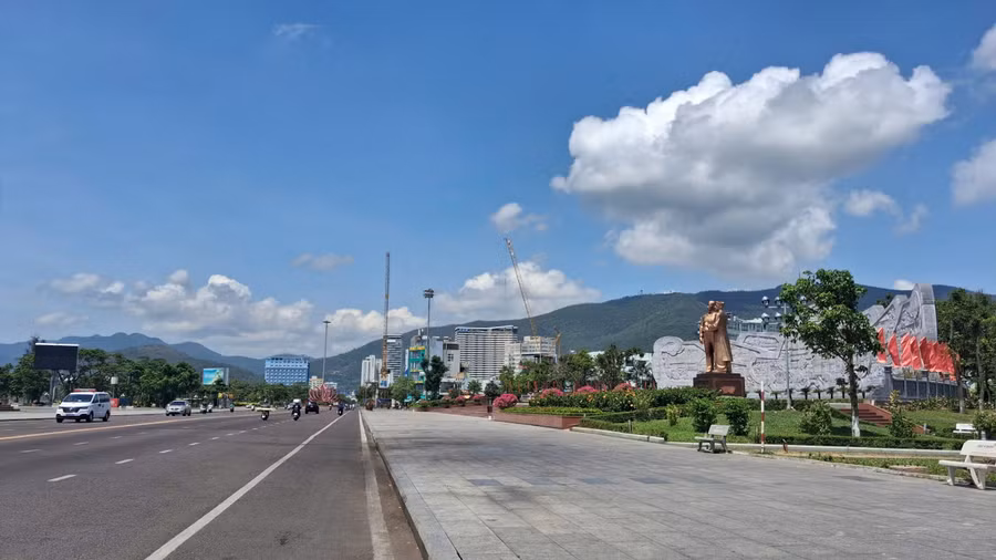 su-dung-tam-thoi-cac-doan-duong-gan-quang-truong-nguyen-tat-thanh-to-chuc-le-hoi.jpg