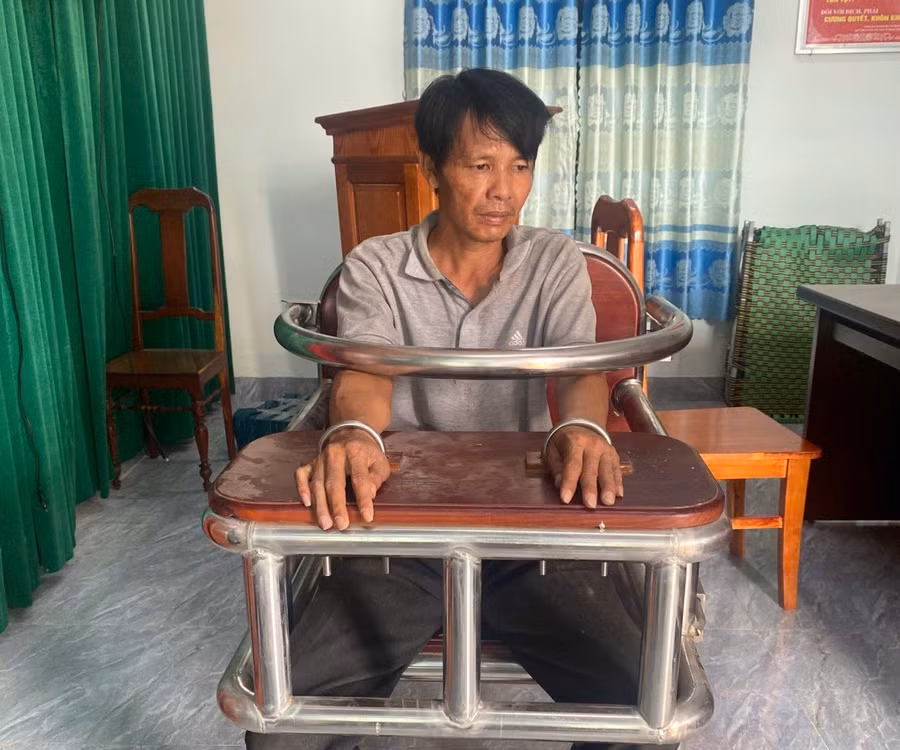 khoi-to-tam-giam-doi-tuong-chem-bo-vo-tan-cong-luc-luong-cong-an.jpg