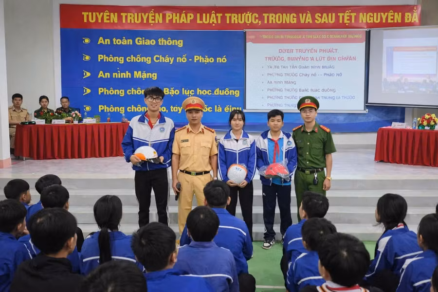 tuyen-truyen.jpg