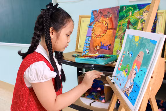 Em Dương Kim Thiên An, học sinh Gia Lai chinh phục 4 sân chơi vẽ tranh toàn quốc