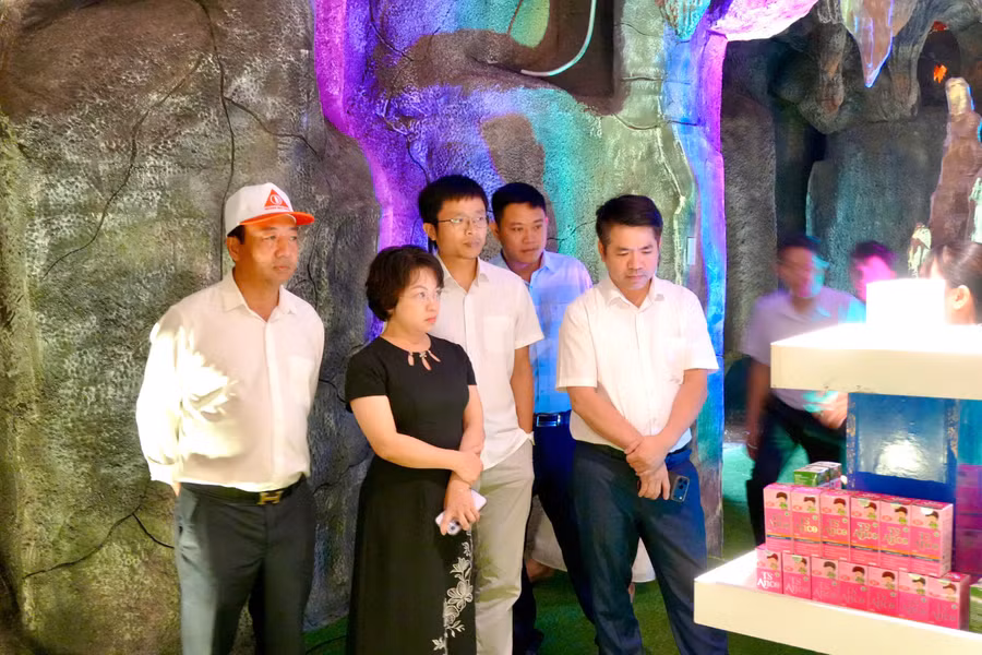 doan-tham-quan.jpg
