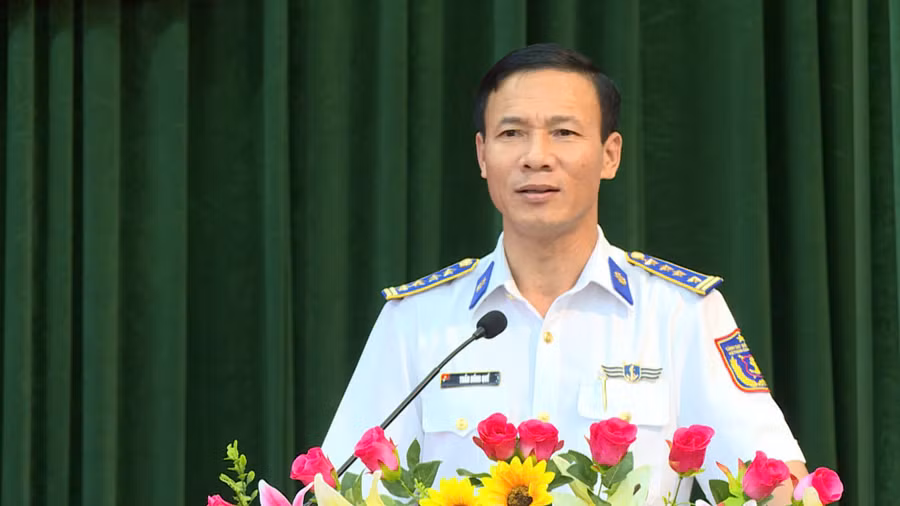 dai-ta-tran-hong-que-pho-chinh-uy-bo-tu-lenh-vung-canh-sat-bien-2-thong-tin-chuong-trinh-noi-dung-va-yeu-cau-nhiem-vu-cua-chuyen-cong-tac-khao-sat-bien-dao-nam-2025.jpg
