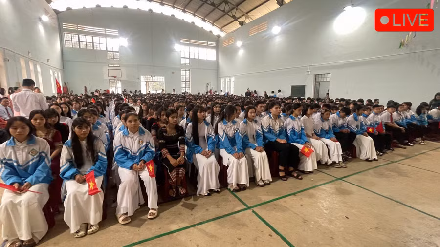truong-thcs-thpt-pham-hong-thai-co-960-hoc-sinh-theo-hoc-o-hai-cap-thcs-va-thpt-trong-do-hoc-sinh-dan-toc-thieu-so-chiem-gan-70-8985.jpg