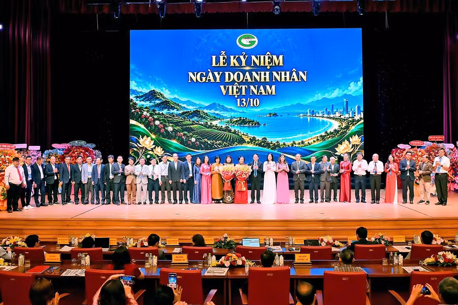 hiep-hoi-doanh-nghiep-tinh-gia-lai-gap-mat-chao-mung-ngay-doanh-nhan-viet-nam.jpg