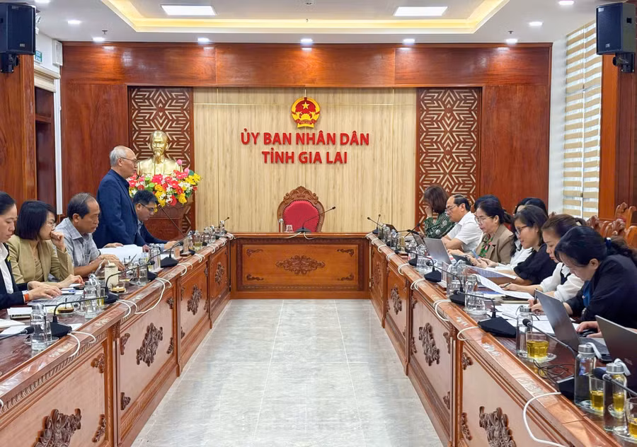 quang-canh-buoi-lam-viec.jpg