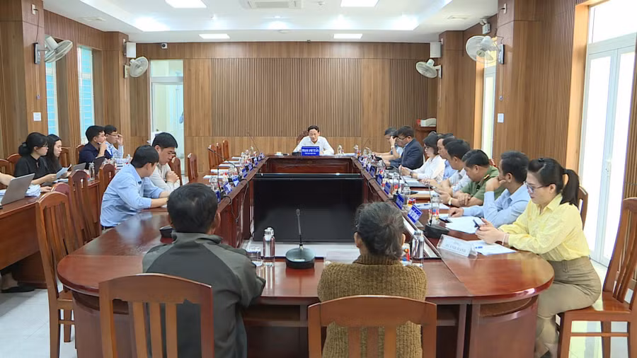 ct-ubnd-tinh-pham-anh-tuan-tra-loi-kien-nghi-cua-ong-do-huu-nhi-va-ba-pham-thi-hong-thon-vinh-quang-2-xa-tuy-phuoc-dong.jpg