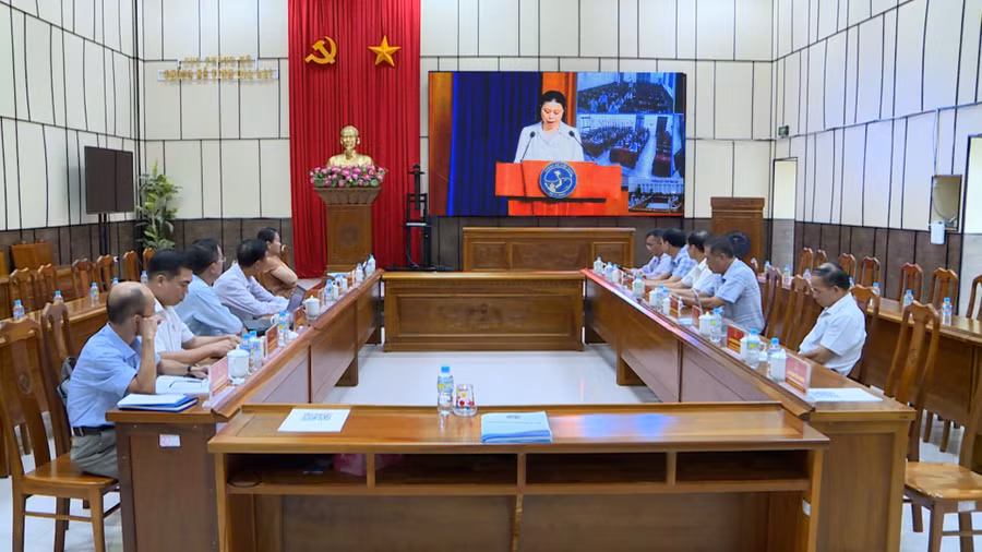 quang-canh-hoi-nghi-2.jpg