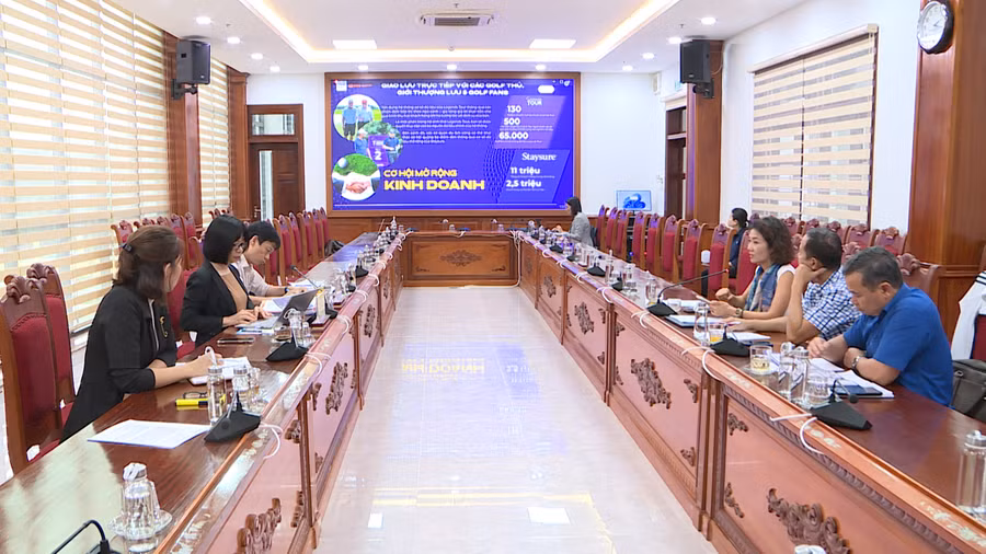 quang-canh-buoi-lam-viec.png
