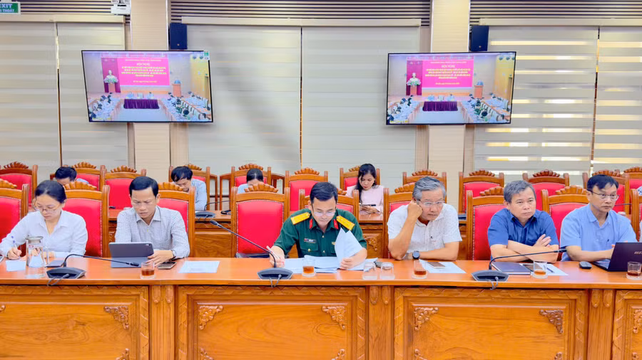 cac-dai-bieu-tham-du-tai-diem-cau-gia-lai.jpg