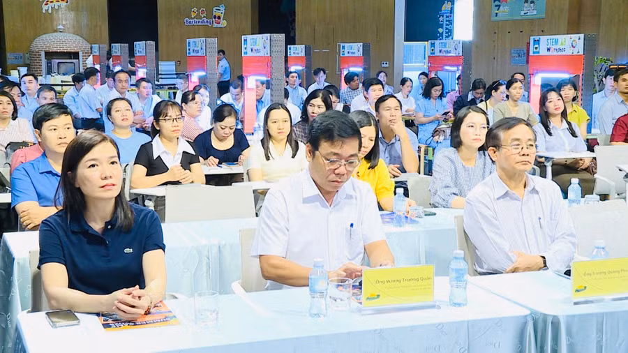 khai-mac-chuong-trinh-boi-duong-giao-vien-ve-giao-duc-stem-huong-nghiep.jpg
