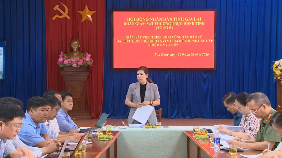 quang-canh-buoi-giam-sat-cua-doan-giam-sat-hdnd-tinh-voi-uy-ban-bau-cu-xa-kon-gang.jpg