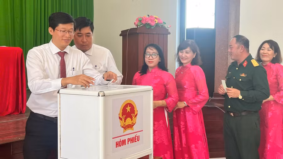 cac-dai-bieu-hdnd-phuong-quy-nhon-nam-bau-cac-chuc-danh-cua-hdnd-va-ubnd-phuong-nhiem-ky-2026-2031.jpg