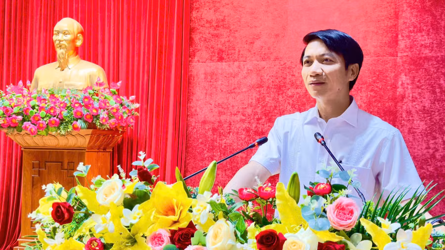 Phó Bí thư Tỉnh ủy, Chủ tịch Ủy ban MTTQ Việt Nam tỉnh Nguyễn Ngọc Lương phát biểu tại hội nghị. Ảnh: Minh Hoàng