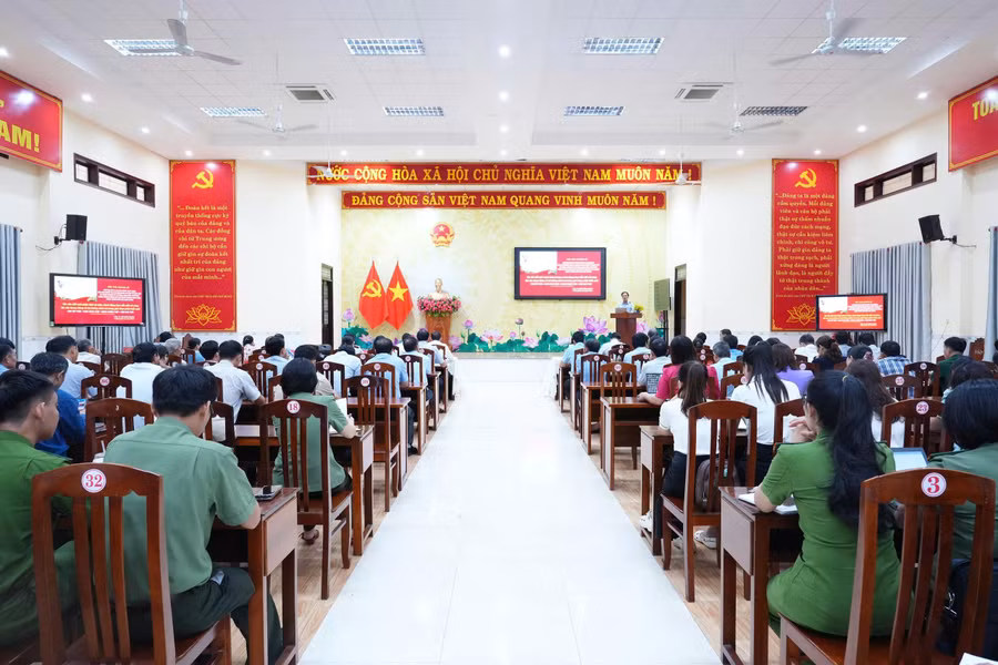 dang-uy-phuong-tam-quan-quan-triet-chuyen-de-ve-hoc-tap-va-thuc-hanh.jpg
