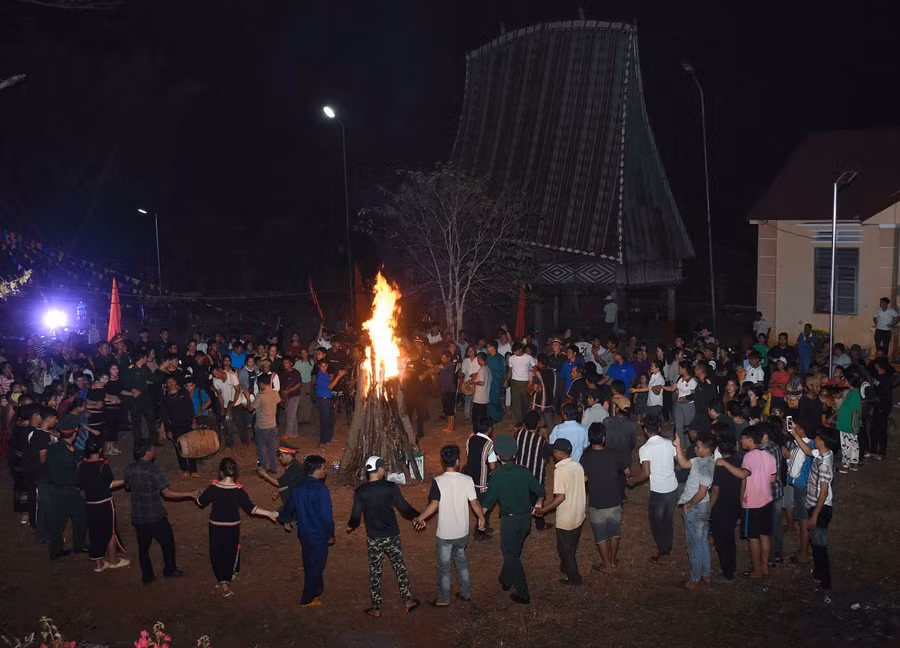 Ngày hội "Xuân đoàn kết-Tết sum vầy" có ý nghĩa to lớn đối với đồng bào nghèo ở khu vực biên giới huyện Ia Grai. Ảnh: Đình Khoa